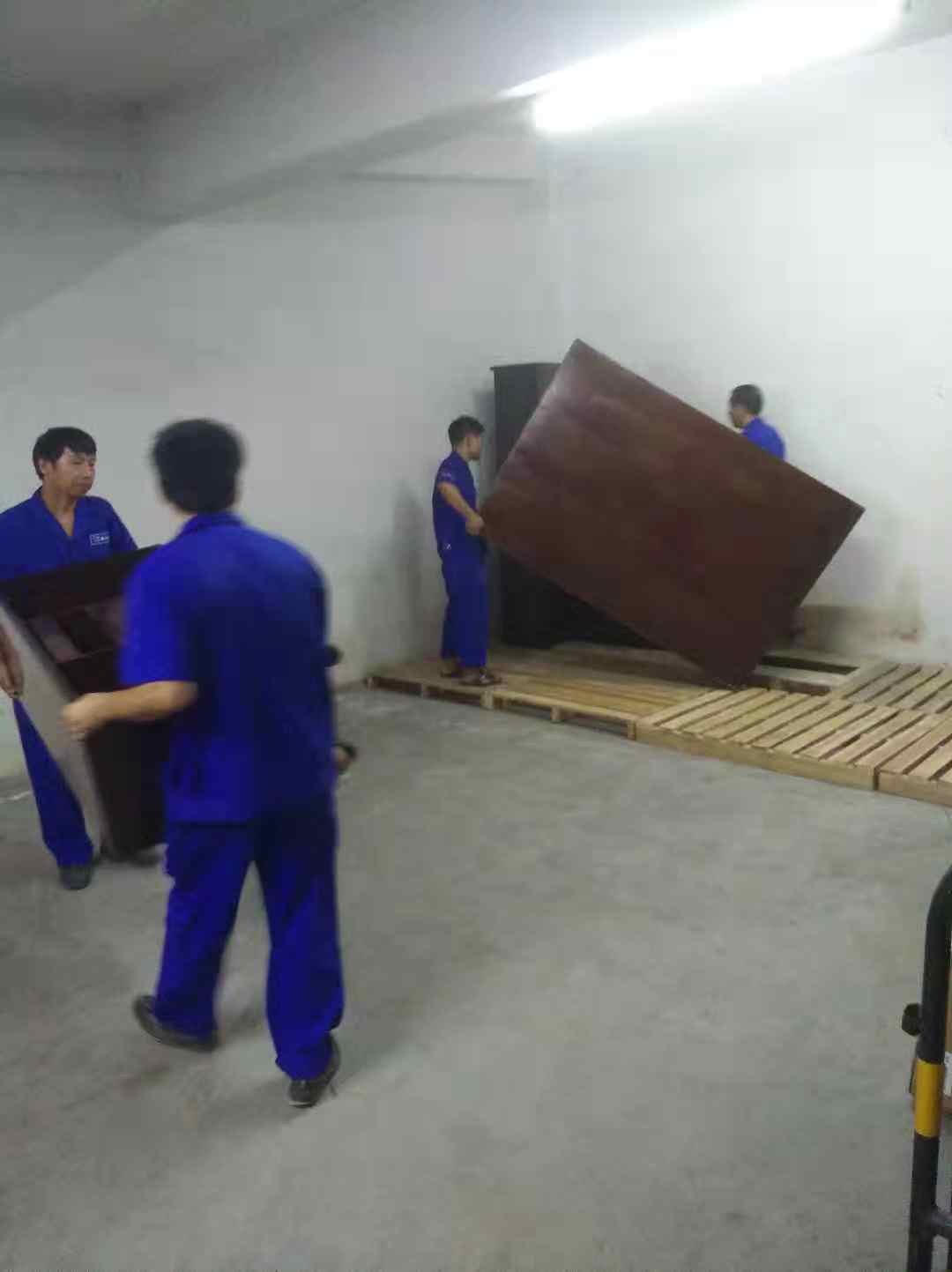  搬场怎么说?你还必要靠伴侣吗？